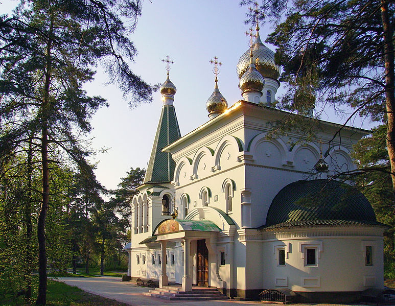 File:Bor. Pokrovskaya Church.jpg