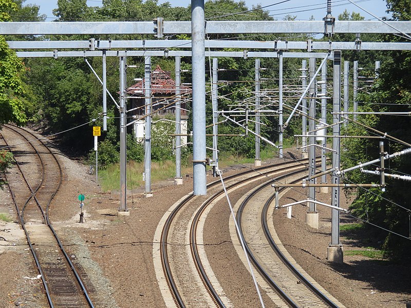 File:Boston Switch and interlocking tower, September 2018.JPG