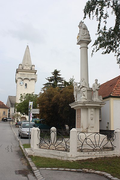 File:Breitenbrunn (Burgenland), the Holy Trinity Column.JPG