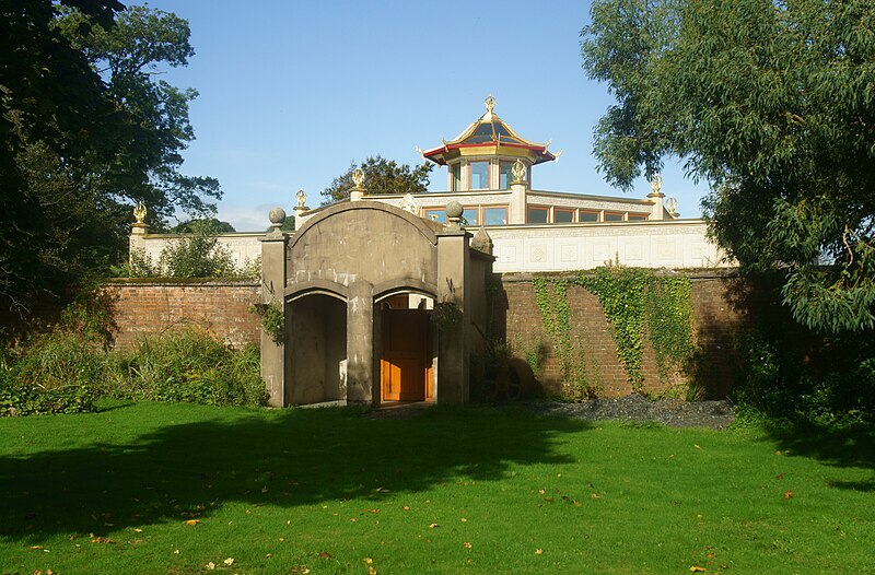 File:Brick wall with gateway - geograph.org.uk - 3736102.jpg