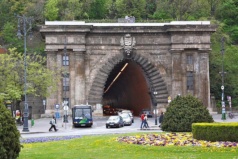 File:Buda Castle Tunnel.jpg