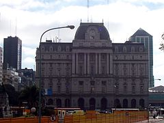 Correo Central station being built in front of the Central Post Office