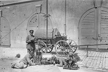 Signallers with light army field wagon in the First World War Bundesarchiv Bild 146-1987-019-27, Nachrichtentruppen mit Heeresfeldwagen.jpg