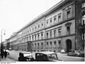 Die Kanzlei der Botschaft befand sich in der ersten Etage der Otto-Grotewohl-Str. 5 (1964–1993 Bezeichnung für die Wilhelmstraße nördlich der Sektorengrenze) über der Kanzlei der österreichischen Auslandsvertretung.