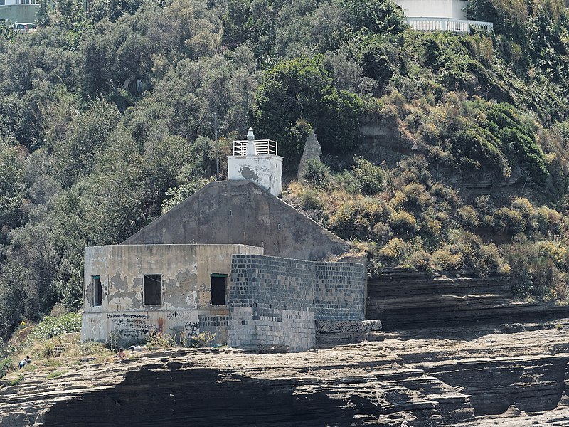 File:Campania Lighthouse Faro Punta Pioppeto.jpg