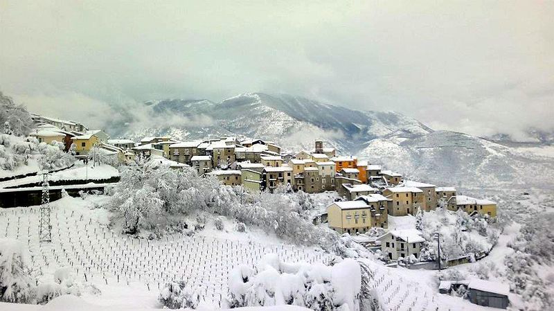 File:Campoli del Monte Taburno innevato.jpg