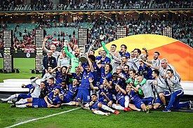 Chelsea futbolcuları 2019 UEFA Avrupa Ligi Finali zaferini kutluyor.