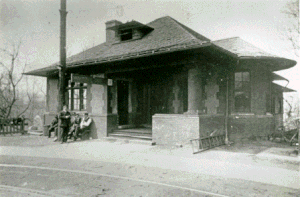 Waiting room and office at Chevy Chase Lake, the railroad's northern terminus, 1914 ChevyChaseWaiting.gif
