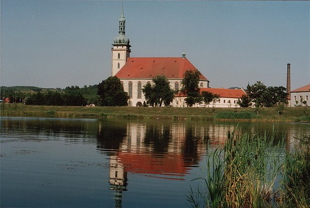 Церковь Благовещения в Мосте.