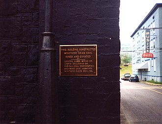 Plaque on the Coal House Coalhouse-plaque2.jpg