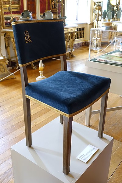 File:Coronation chair for Elizabeth II - Gallery - Harewood House - West Yorkshire, England - DSC01988.jpg