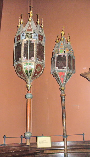 File:Cross procession lanterns 2.jpg