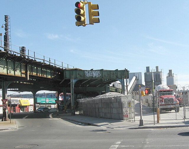 Stub of elevated line formerly running west from Cortelyou Road along 37th Street