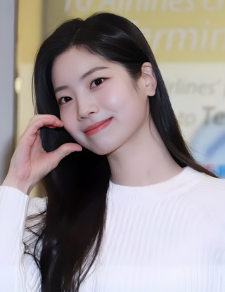 <span class="mw-page-title-main">Dahyun</span> South Korean singer and rapper (born 1998)