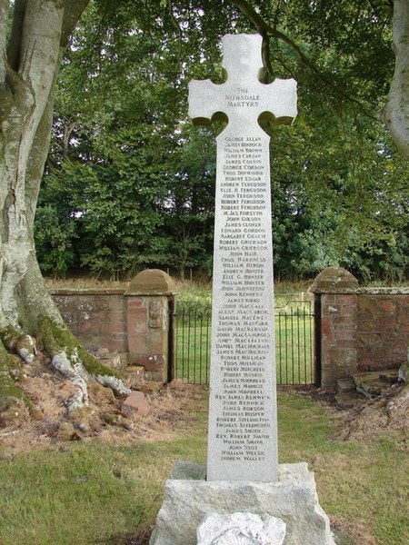 File:Dalgarnock Churchyard Cross - geograph.org.uk - 672785.jpg