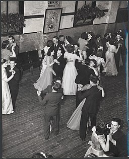 Dancers in the Soldier's Memorial Hall, Drouin, Victoria (6173554643)