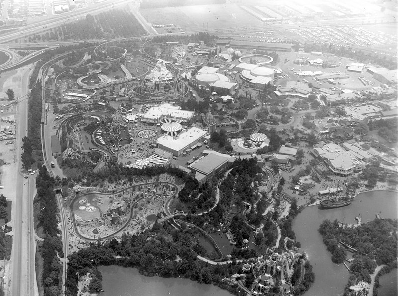 File:Disneyland, June 1962.jpg