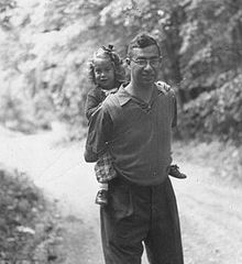 Don Wollheim and his daughter Elizabeth (1954).