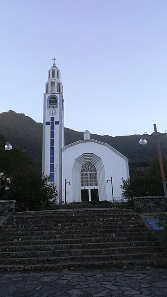 File:Eglise de Cilaos.jpg