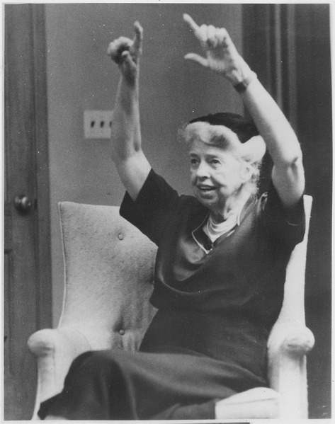 File:Eleanor Roosevelt in Cold Spring, New York - NARA - 196127.tif