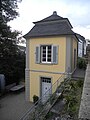 Gartenhaus mit Garten und Mauer (Pavillon)