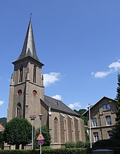 Christuskirche mit Pfarrhaus