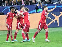 With Kingsley Coman and Marcel Sabitzer. FC Salzburg vs. FC Bayern München. (16 February 2022)