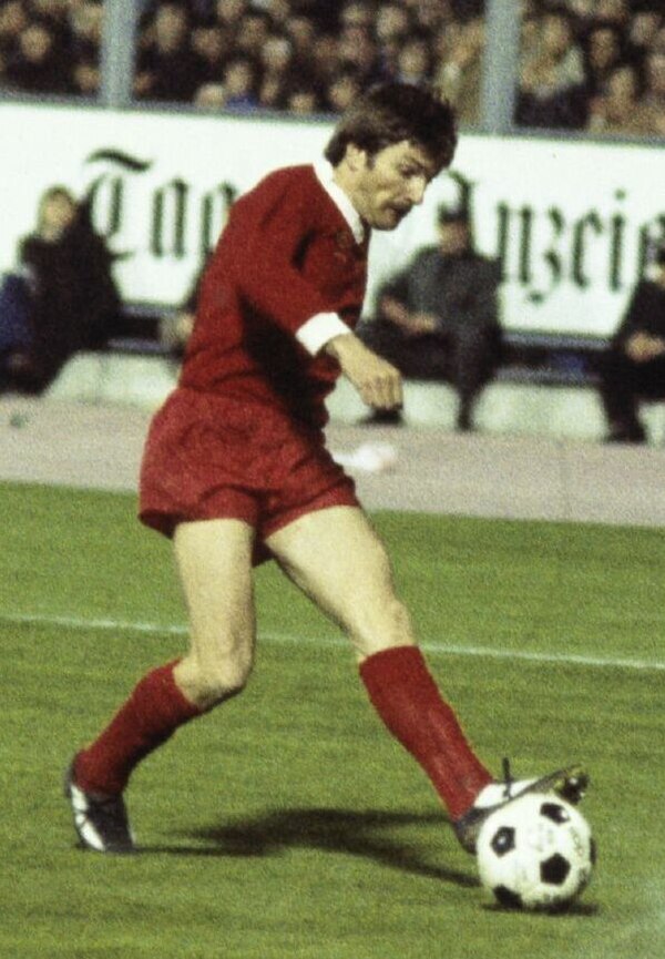 Heighway scoring a goal against FC Zürich in 1977