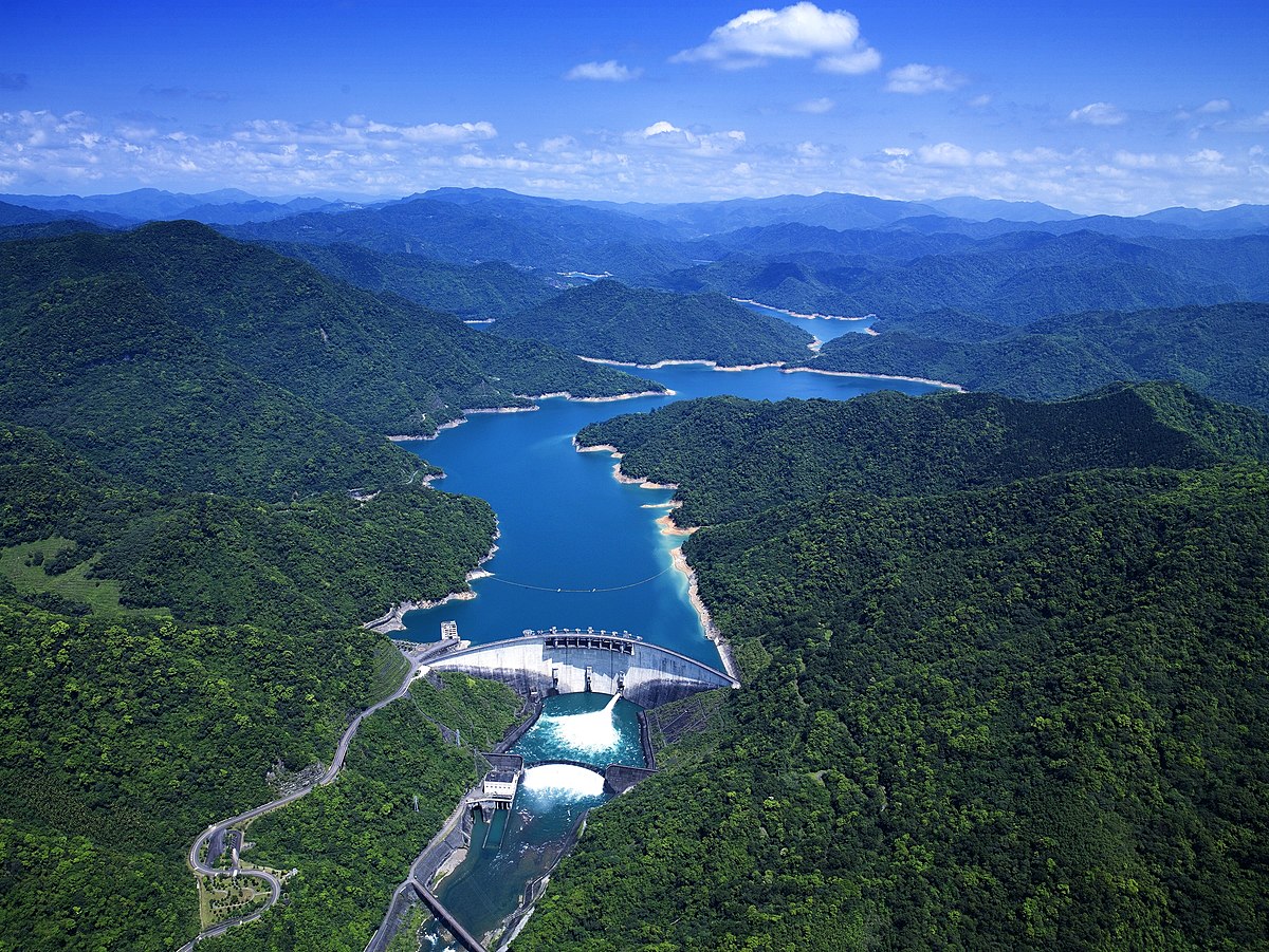 1200px-Fetsui_Reservoir_aerial_photography.jpg