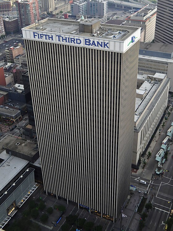 Третий банк. Fifth third Bancorp. Fifth third Bank Cincinnati. Fifth third Bank в Москве. Компании банков США.