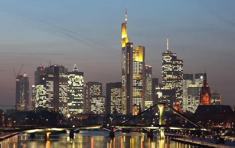 File:Frankfurt am Main 2011 Skyline.JPG