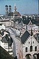 Frauenkirche, Rathaus und Marienplatz in München im Jahr 1961 - panoramio.jpg