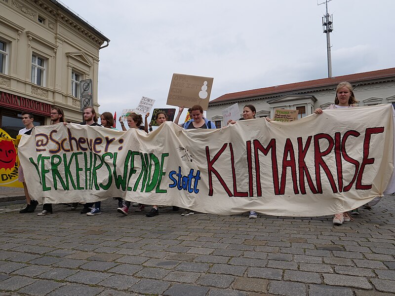 File:FridaysForFuture protest Luckenwalde 19-07-2019 30.jpg