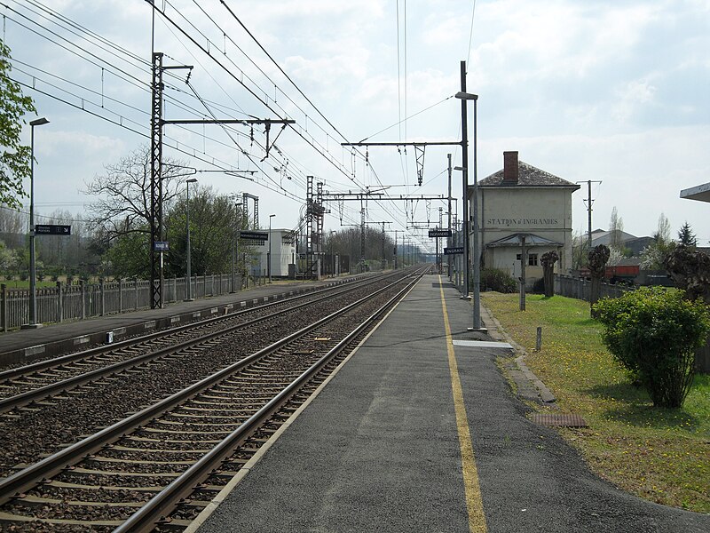 File:Gare d'Ingrandes-sur-Vienne.jpg