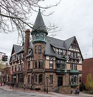 <span class="mw-page-title-main">Dr. George W. Carr House</span> Historic house in Rhode Island, United States