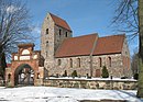Dorfkirche, Friedhofsmauer und Renaissance-Portal