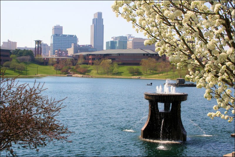 File:Heartland of America Park, Omaha, Nebraska.jpg