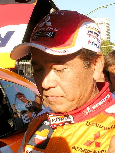 File:Hiroshi Masuoka - Dakar 2009 - start - Buenos Aires.jpg