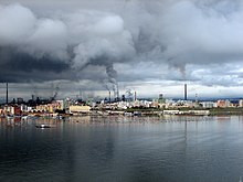 Taranto steelworks in 2007. ILVA - Unita produttiva di Taranto - Italy - 25 Dec. 2007.jpg