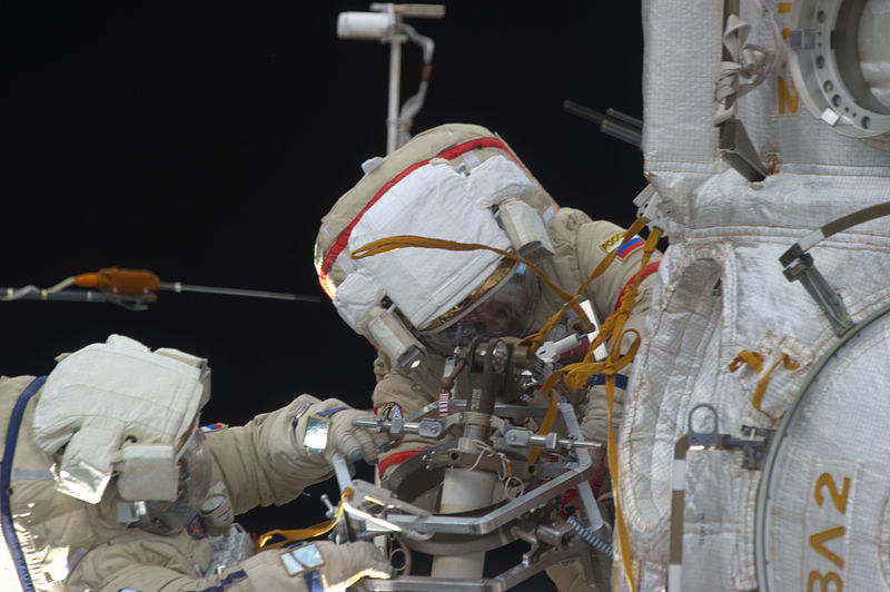 File:ISS-36 EVA-1 o Alexander Misurkin and Fyodor Yurchikhin.jpg