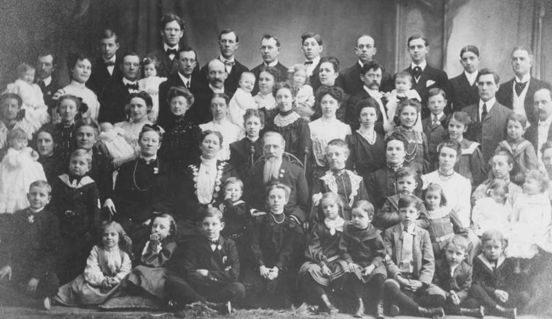 File:Joseph F. Smith family.png