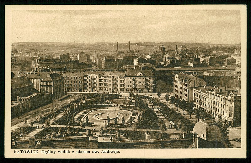 File:Katowice - ogolny widok z placem sw. Andrzeja. 1936 (69617540).jpg