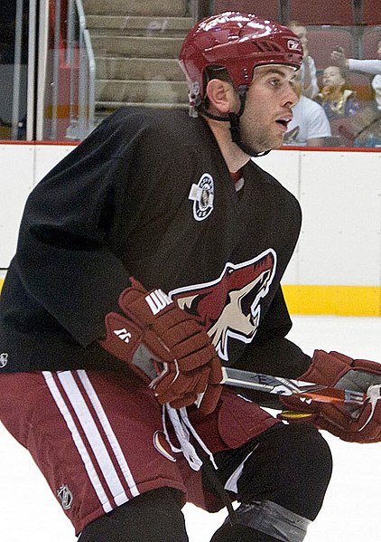 File:Keith Yandle Coyotes practice.jpg