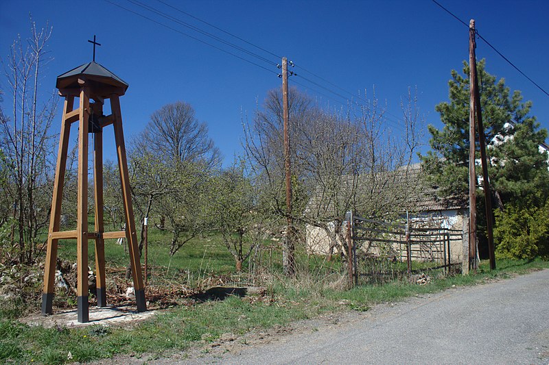 File:Klokočov, zvonice.jpg