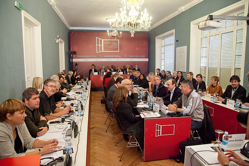 File:Konferentzia.jpg