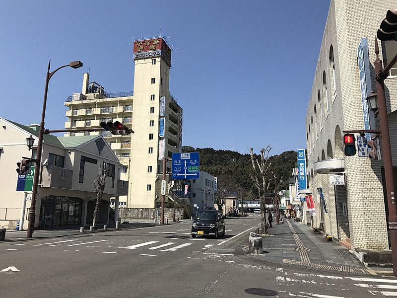 File:Kumamoto Prefectural Road No.188 and Hitoyoshi Station.jpg