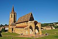 L'abbaye cistercienne de La Bénisson-Dieu, fondée par la donation de Guy II de Forez en 1138.