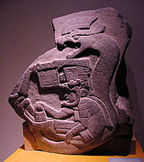 Stèle montrant le serpent à plumes, la plus ancienne représentation connue de Mésoamérique.
