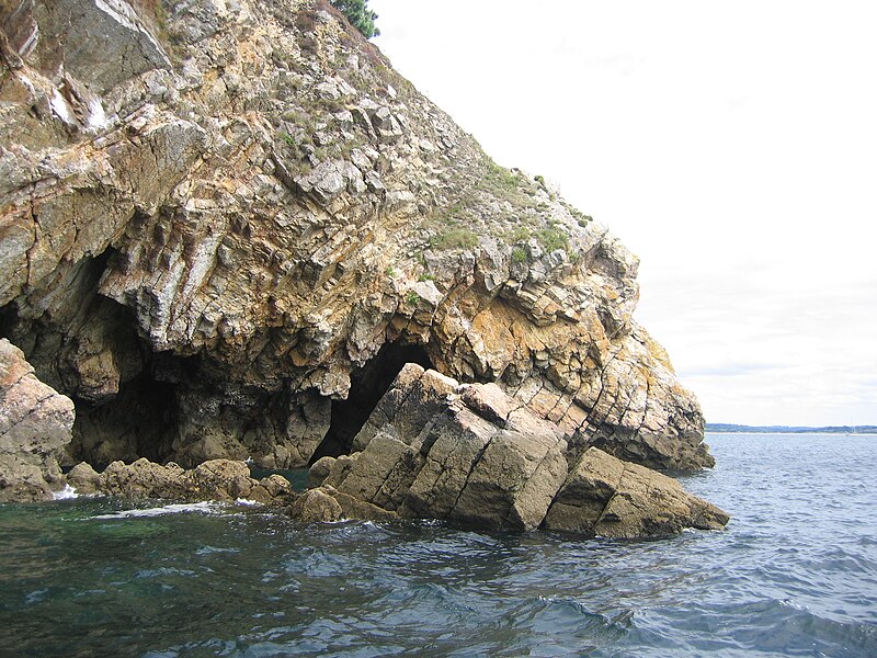 File:Les grottes de Morgat à Crozon - 042.JPG