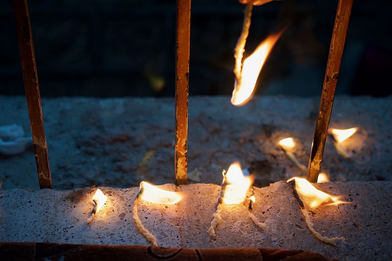 File:Lighting candles at the Yezidi New Year festival at Lalish (18 April 2017) 02.jpg